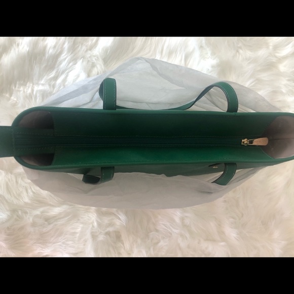 ****SOLD**** Michael Kors Jet Set Travel - Picture 3 of 5